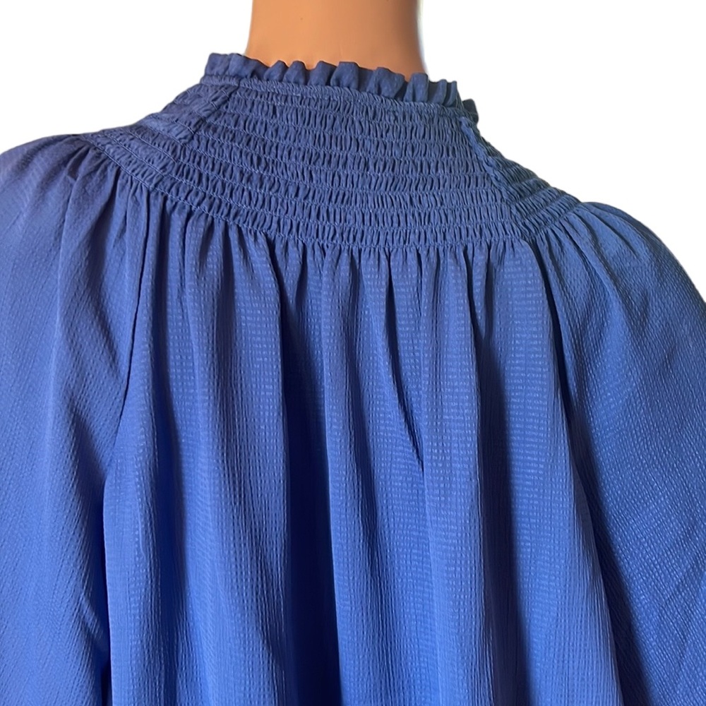 Blue top - Picture 6 of 9